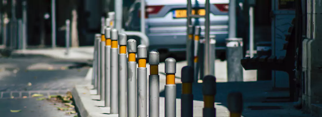 Safe and Convenient Retractable Barrier Column Systems for Properties in Ruskin, FL